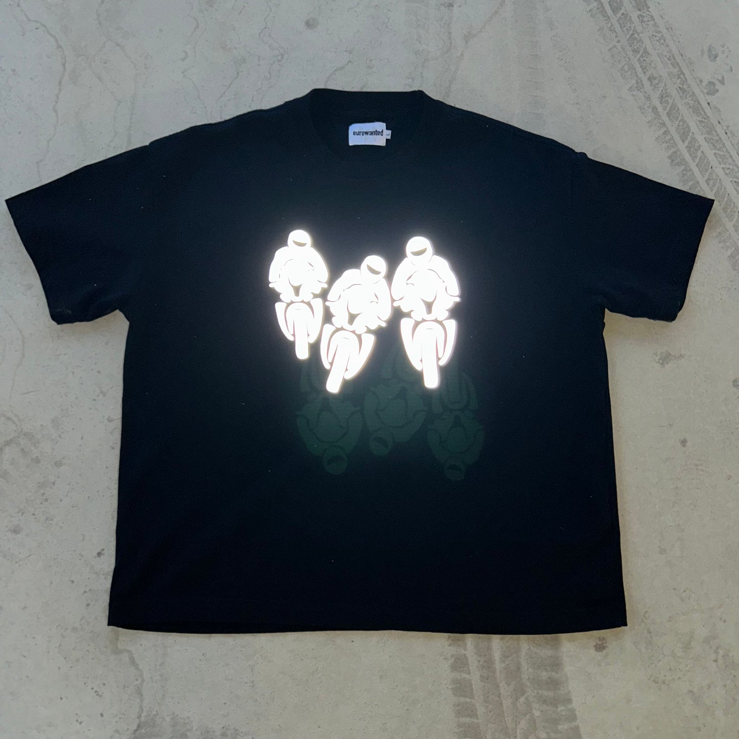 REFLECTIVE BLACK