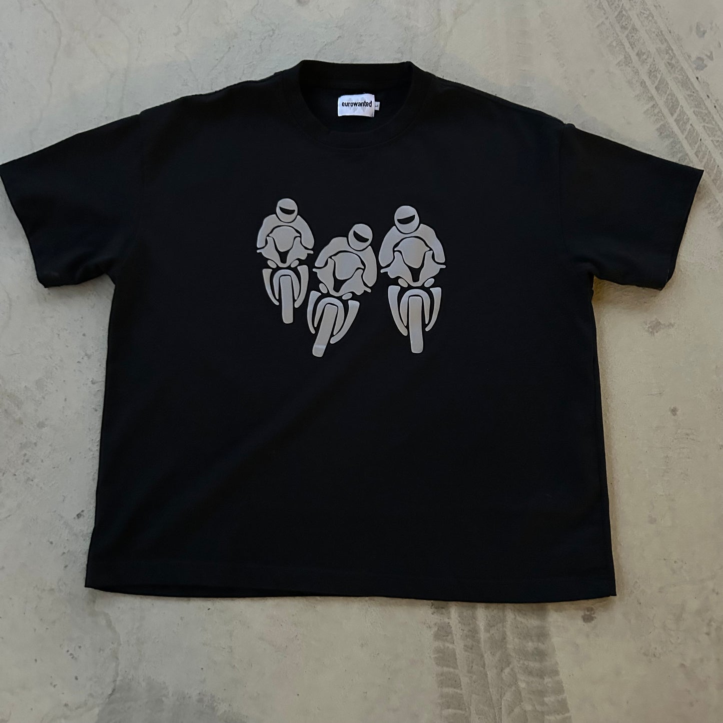 REFLECTIVE BLACK